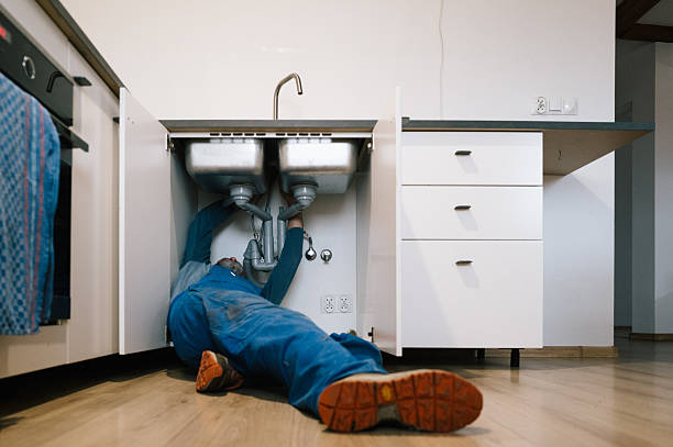 Professional Leak Detection technician working in Parkville, MO